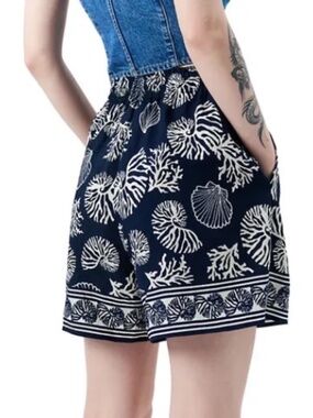 H&M Women's Navy Blue Seashells Printed Drawstring Summer Shorts Size S